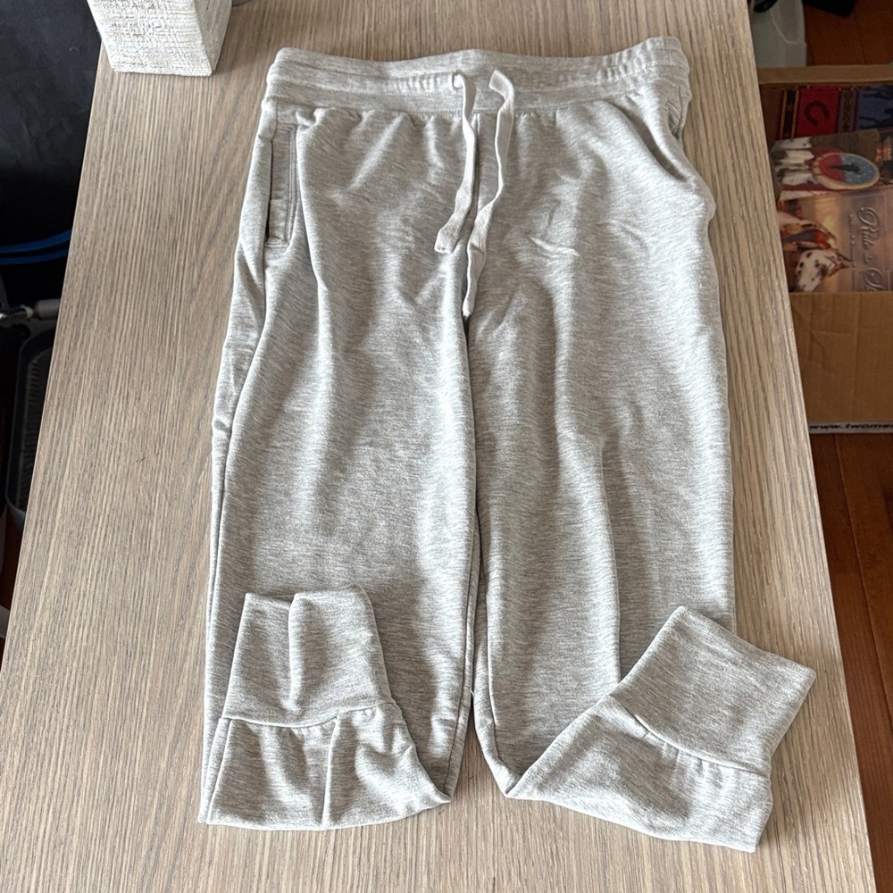 Fabletics Gray Jogger Sweatpants Women’s Size M Drawstring Lounge Athleisure